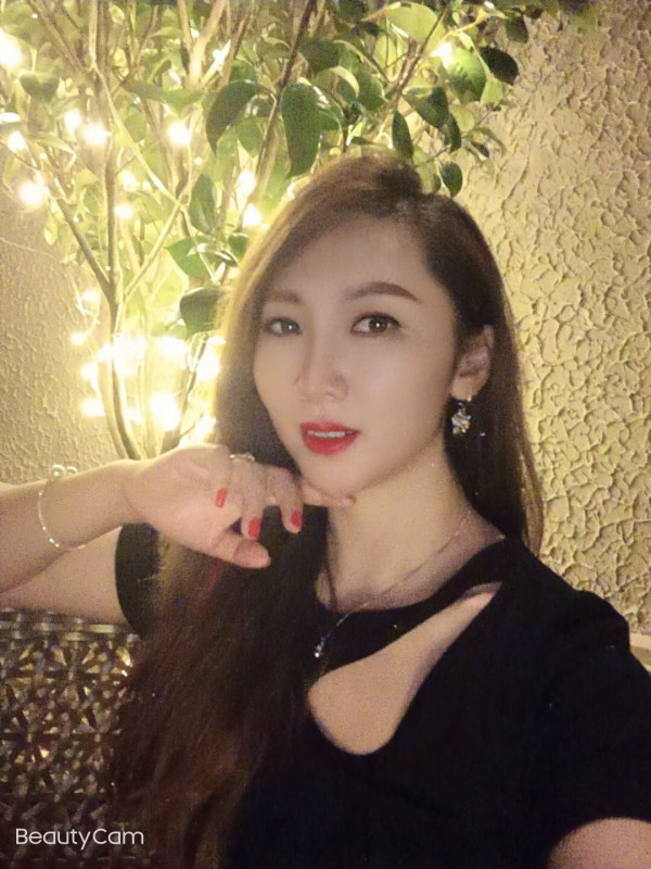 服务到位的御姐系佳琪